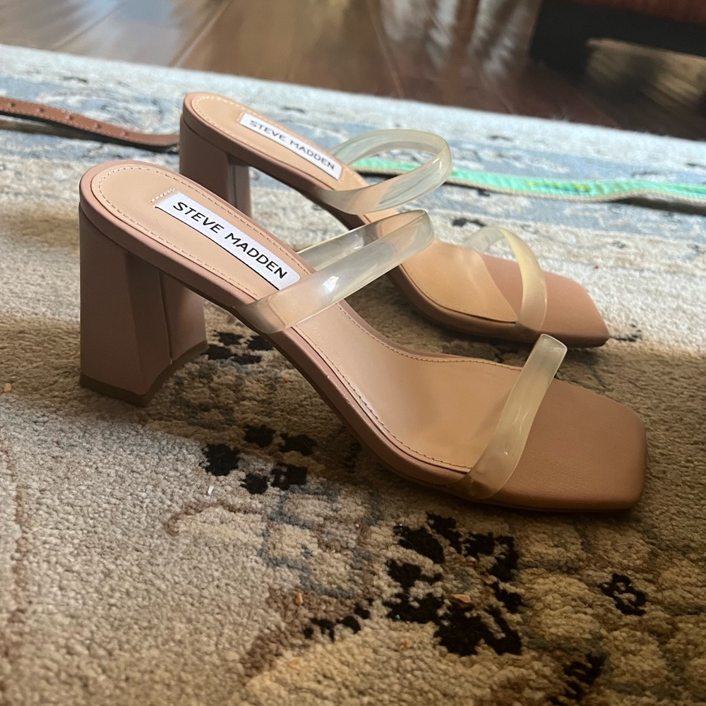 Steve Madden heel!